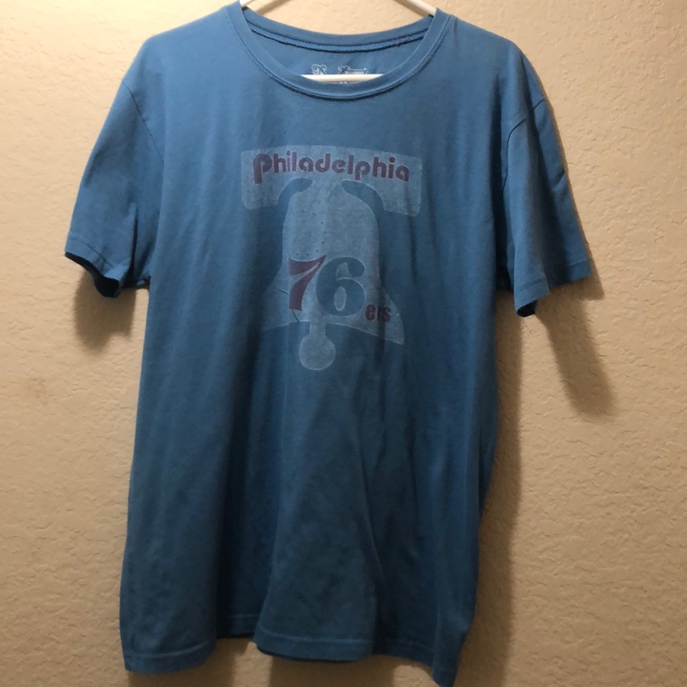 Philadelphia 76ers t-shirt